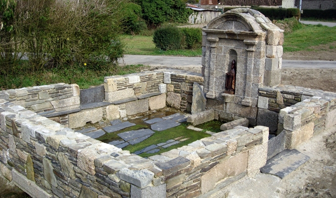 Fontaine de Saint-Lubin rénovée